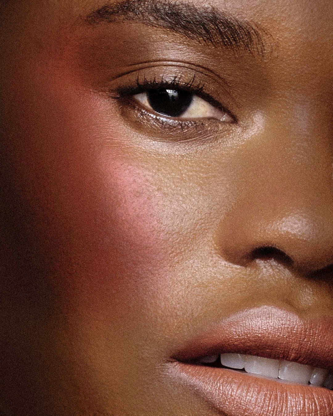Plaisir Nostalgique Hybrid Blush - QUEEN MUSIA